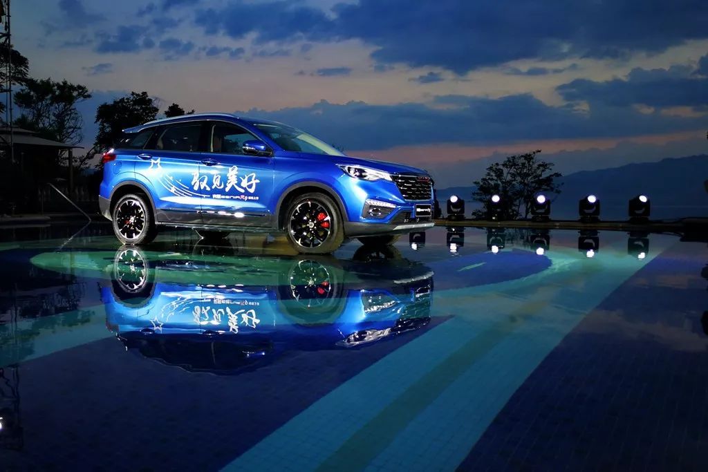 8.99万起买台体型追平汉兰达的suv,2018款森雅r9