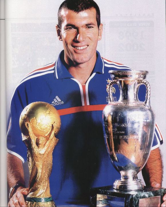 世界排名前十的十大足球明星,巴西著名足球明星