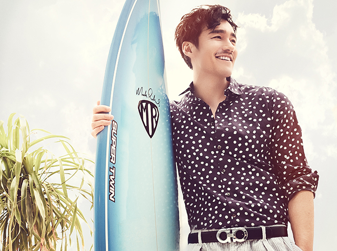 胡兵伦敦时装周机场私服,胡兵穿猎装夹克