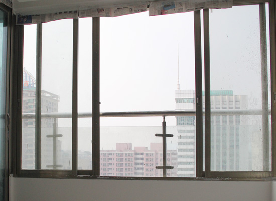 窗户玻璃胶发霉清除小妙方,窗户玻璃胶除霉