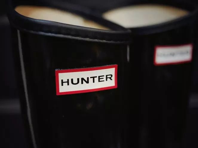 穿上雨鞋,下雨天穿雨鞋防水又好看时尚