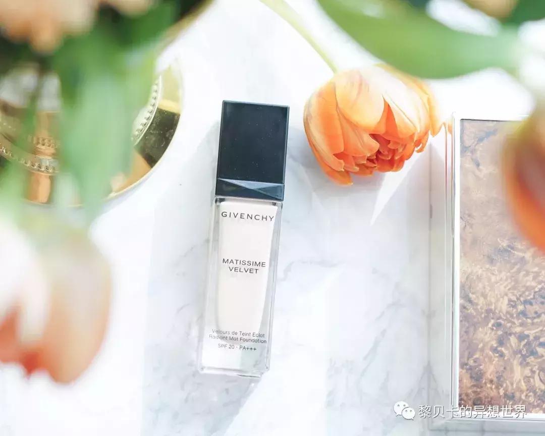 适合夏天用的粉底液遮瑕不脱妆,夏天脸部容易出汗适合哪个粉底液