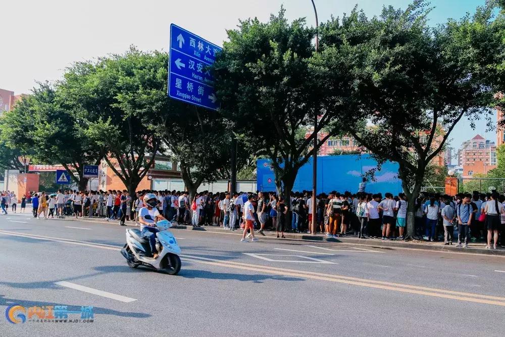 内江翔龙中学高考图片,内江翔龙中学高考现场