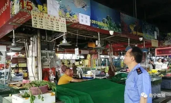 南宁海鲜缺斤少两被挂黄牌,南宁海鲜市场缺斤短两被立案调查