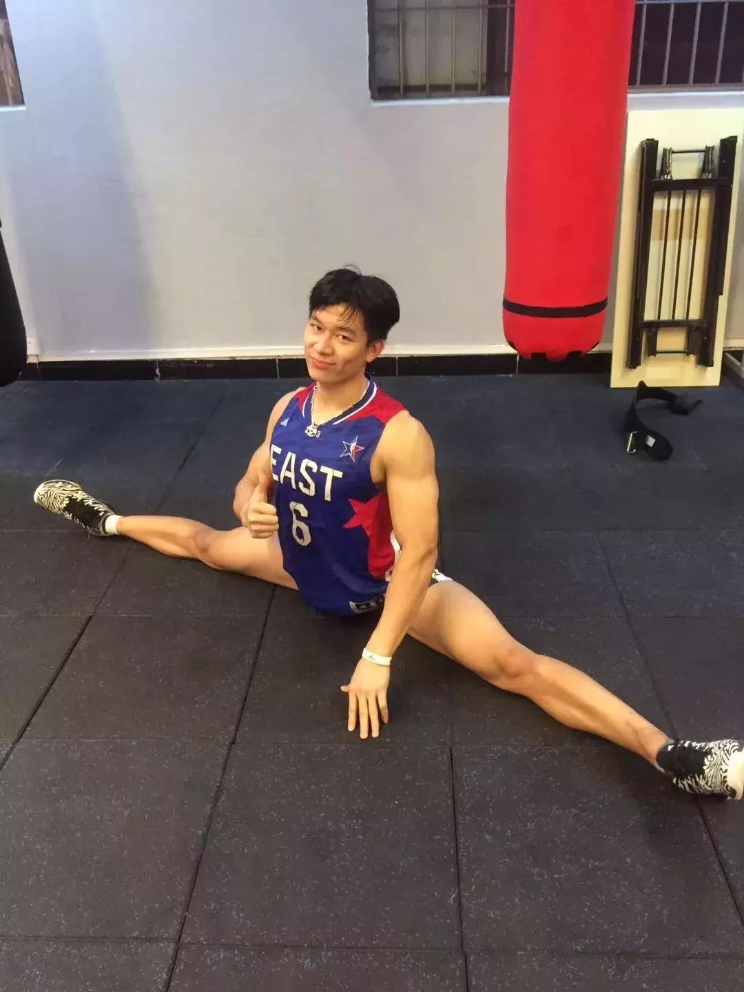 90后大学生迷上健身,90后小伙健身教练转行做餐饮