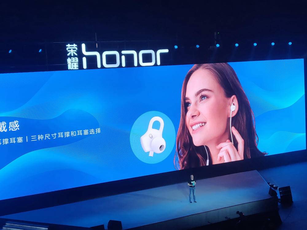 荣耀play6+128麒麟970游戏测试,荣耀play2023年发新机了吗