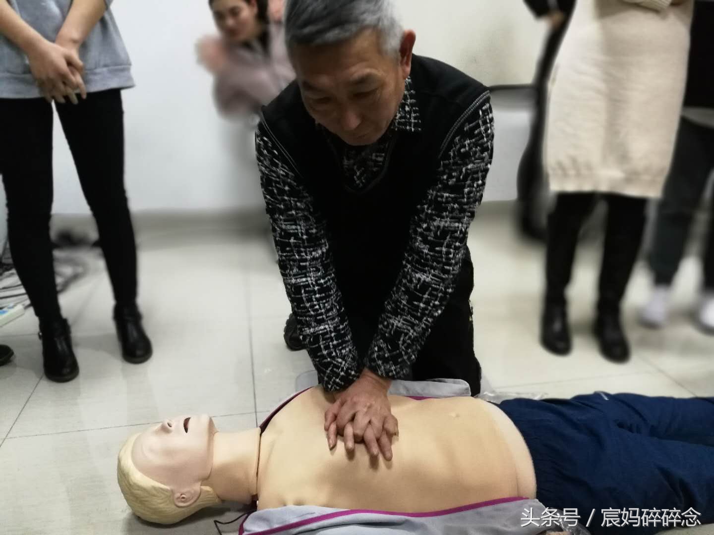 急救常识常见的意外伤害有哪些 (小常识突发意外时这些方法能救命)