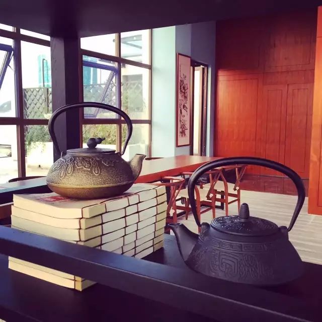 避暑耍水爽一夏！低至4折≈258元抢街子古镇艺家精品酒店住宿一晚！双早+游泳+逛古镇……屋里搓麻~山涧耍水~全家游~凉快的很！