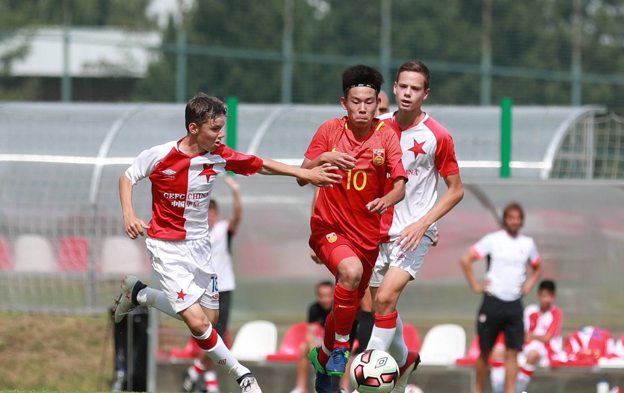 中国男足u13大胜日本队大获全胜,中国u14国少2-0击败尤文u14视频