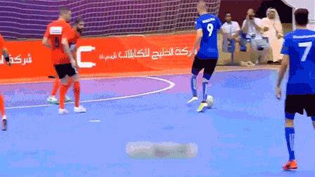 国足助阿根廷夺世界杯梅西詹皇英雄惺惺相惜