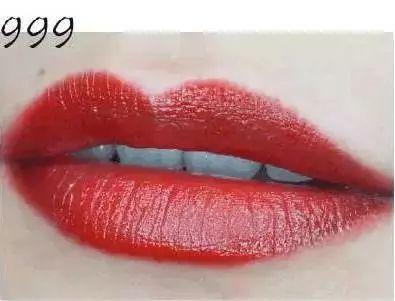 每个女人都缺少一支口红,每个女人的包包里都缺一支口红