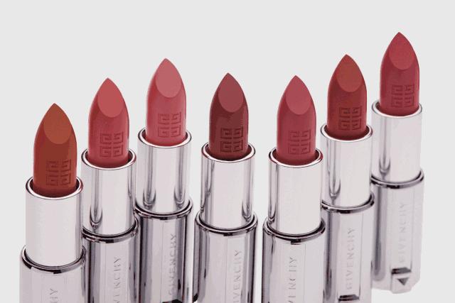 每个女人都缺少一支口红,每个女人的包包里都缺一支口红