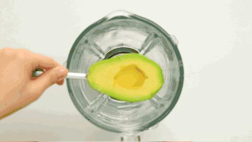 牛油果背后的残忍真相,牛油果第一次进入中国