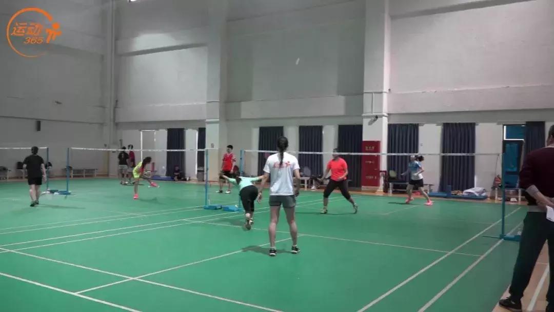 鏅ㄦ氮鑱婄窘姣涚悆鍙屾墦,鏅ㄦ氮鑱婄窘姣涚悆