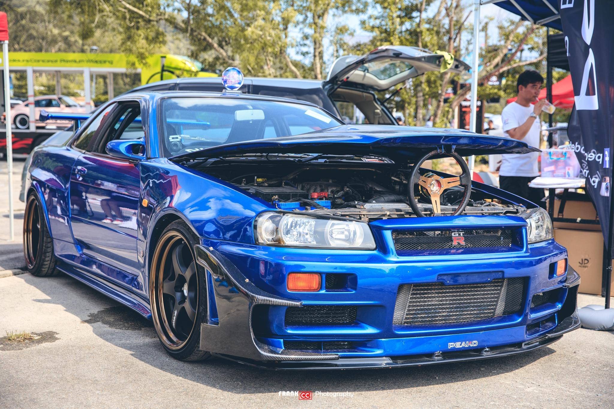 昨天300多部改装车大聚会，怪不得人们都说香港是玩车天堂！