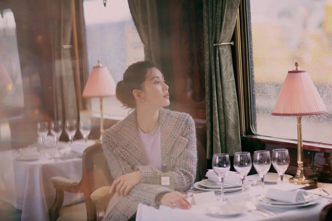 当刘诗诗遇见CHANEL，是仙女本人下凡了吧？