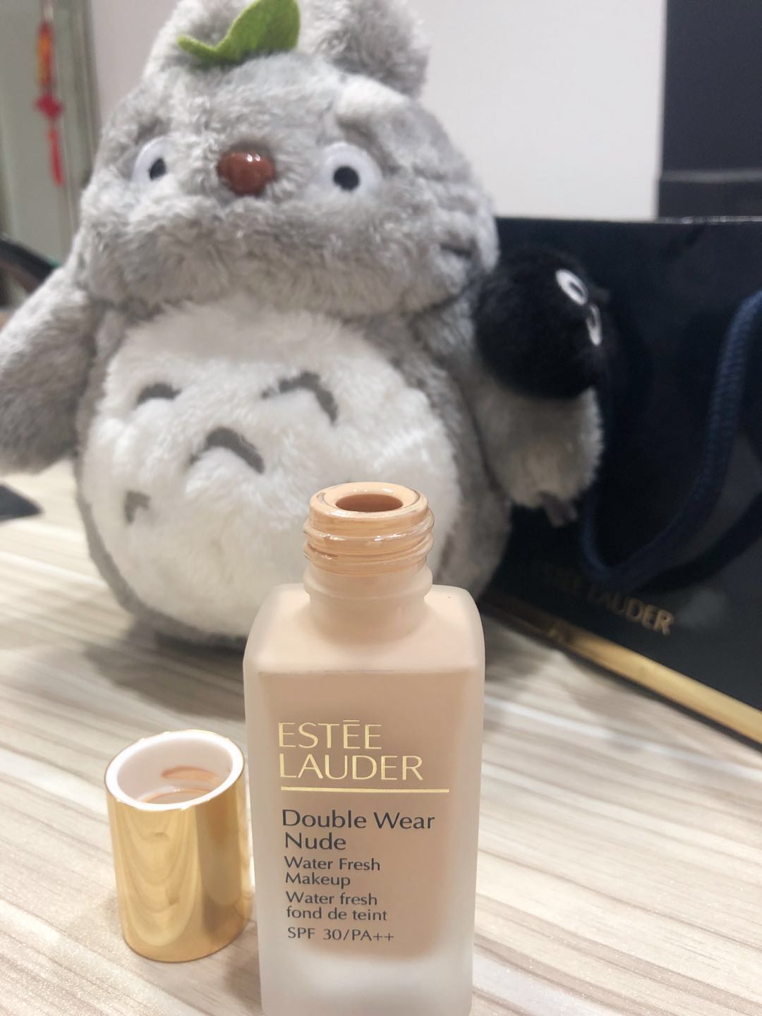 雅诗兰黛dw粉底液1w1适合黑油皮吗,雅诗兰黛油皮亲妈试色