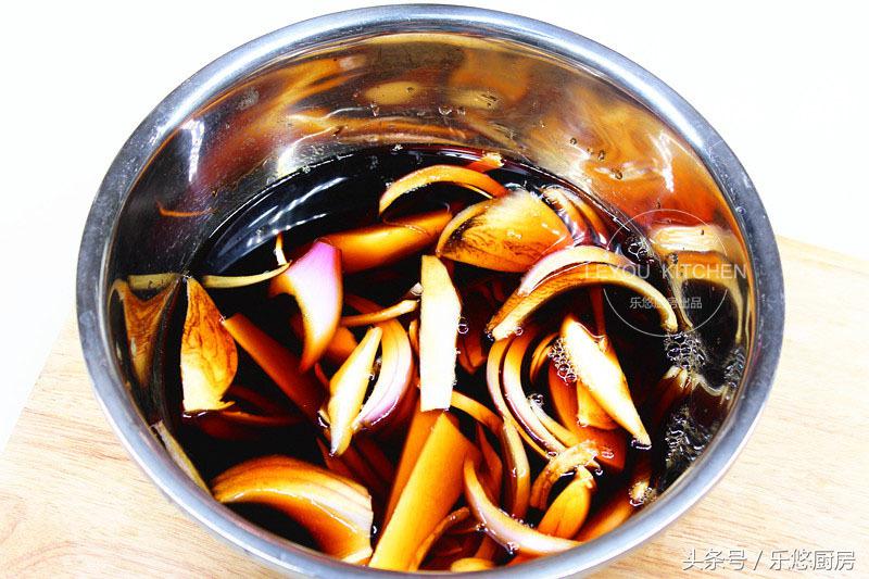 铁锅炖鸡怎么炖到软烂脱骨,炖鸡爪子软烂脱骨大火还是小火