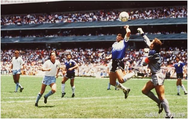 一场战争，两国恩怨，造就出了一代球王