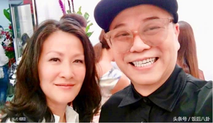 黎姿颜值巅峰笑容迷人,47岁黎姿素颜不老