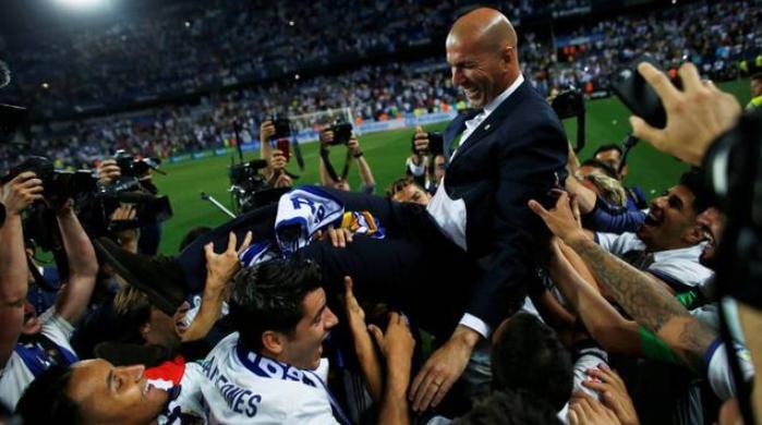 够狠！3年9冠却成全欧烫手山芋，齐达内给皇马出了一道无解题