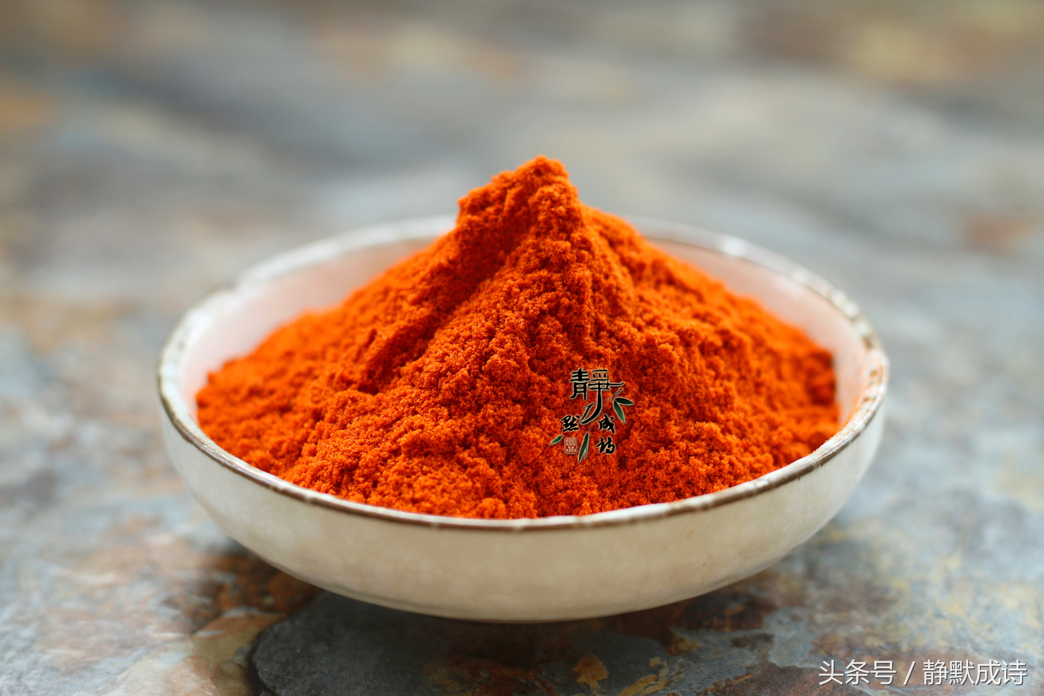 米线店做不辣上色的红油是怎么做,如何做红油只香不辣而且提色提味