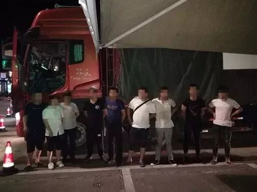 超200%！回去过端午，他们居然把驾驶室塞成了“大肉粽”！