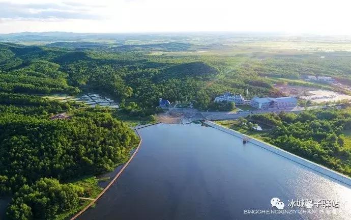 有一处叫世外桃源的地方,有一个地方是世外桃源