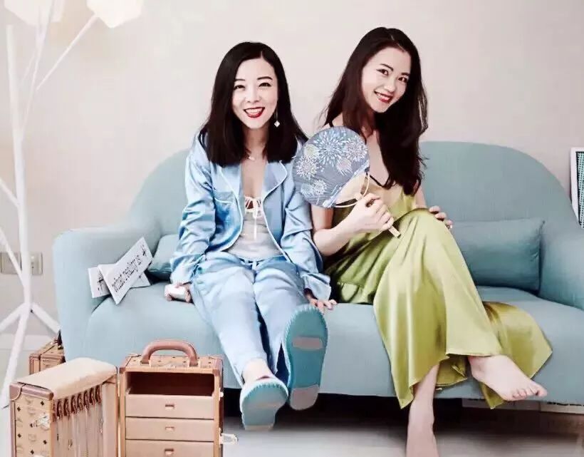 美女学霸和闺蜜,名校美女学霸