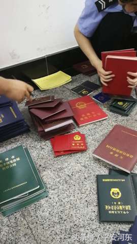 警方抓获一制售假货团伙,警方查获特大卖假货团伙