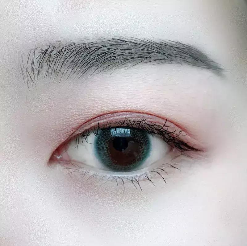 只需10步一个完美眼妆出炉,可爱又有气场的眼妆教程