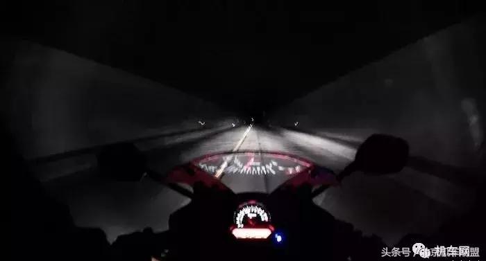 只因一款游戏，他骑着CBR300R进*藏西**了！