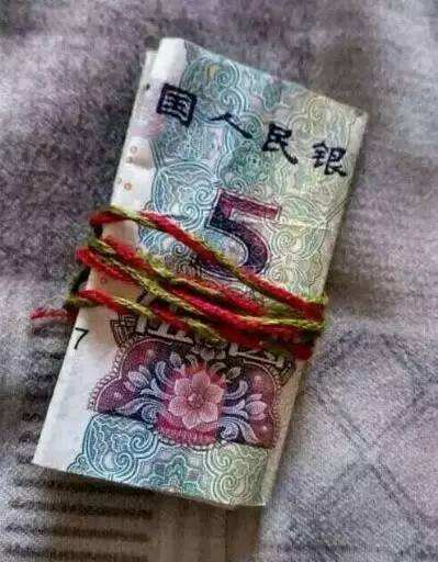 地上掉钱不能随便捡,哪种地方掉钱不能捡