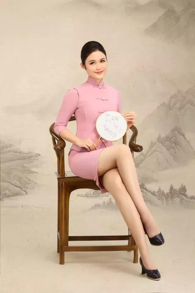 空姐和空姐格斗,足球比赛空姐