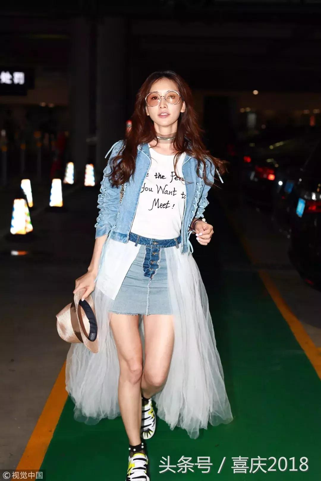 轻松就能穿出休闲随意的时髦感,一件穿出两件的效果