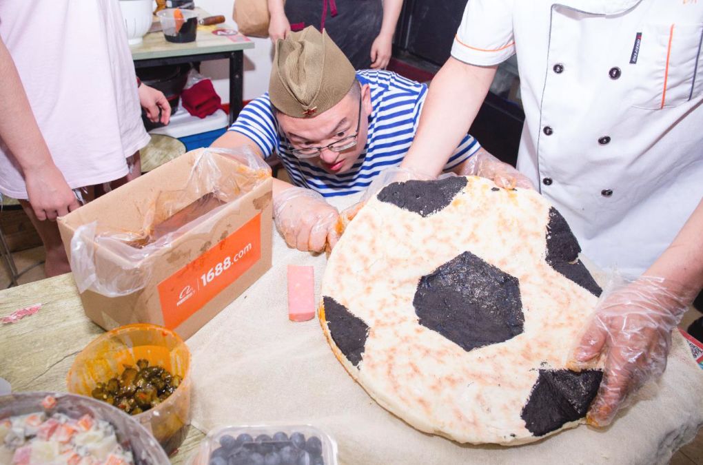 肉夹馍任性老板,任性老板做中国披萨