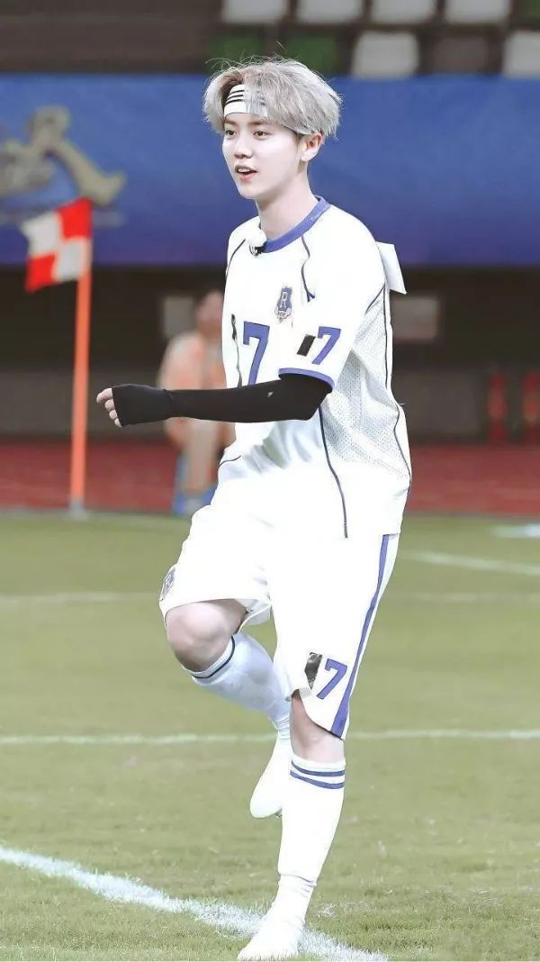 鹿晗凭实力解说世界杯,鹿晗解说世界杯状态