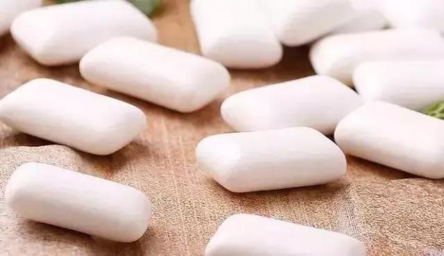 二十岁女生口臭怎么治,二十岁女孩口臭吃什么药