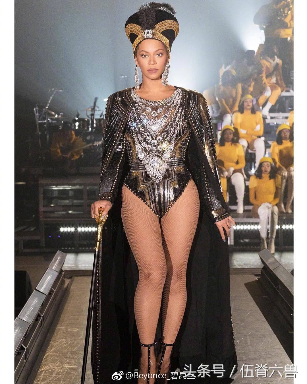 阿黛尔见她秒变迷妹，1人领20座格莱美，她凭啥是身价最高黑人？