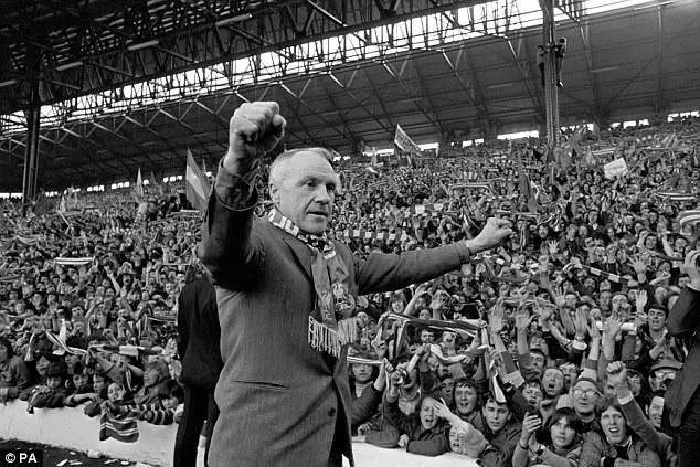 总有人要赢但为什么不是我的英文,总有人要赢为什么不能是你呢壁纸