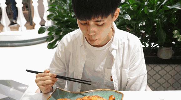 秒穿到香港的美食街，光车仔面就有1014816种搭配！