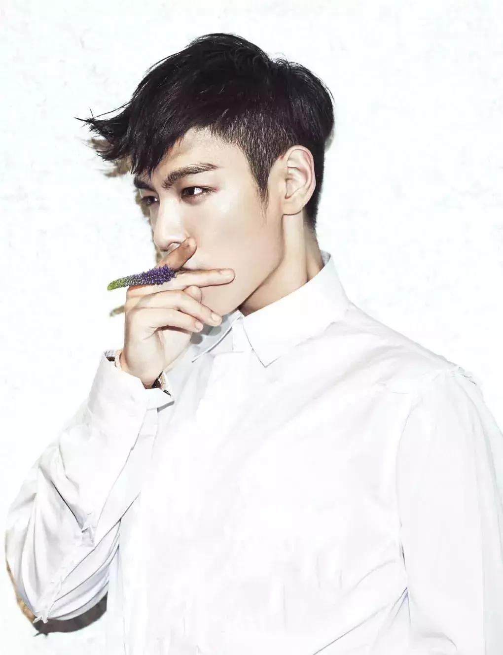 感谢tony老师拯救了一下我的发型,tony老师自己的头发怎么剪