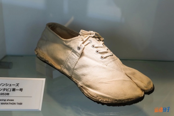 asics跑鞋历史,asics亚瑟士跑鞋之王从何而来