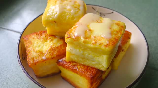 牛奶西多士的做法家庭版,花生酱夹心牛奶西多士