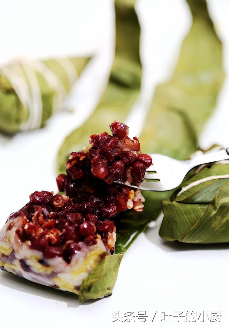 不会包粽子简单的蒸一下,不会包粽子的慢动作