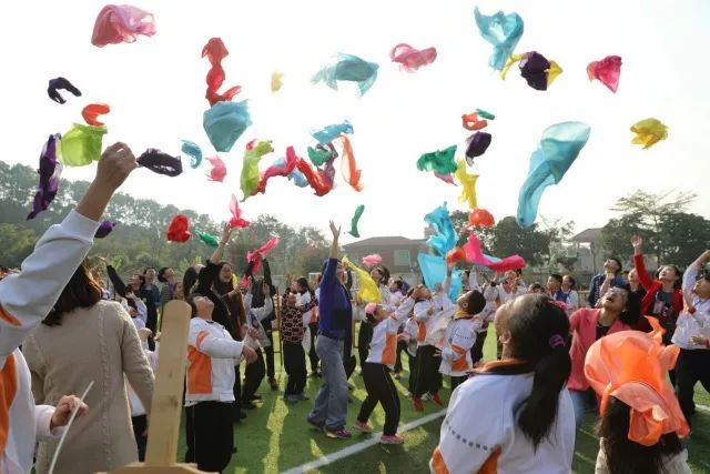 “无声孩子”用镜头向世界表白：“如果没有声音，就用快门让世界充满色彩”