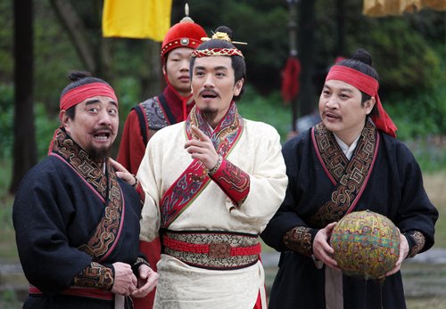 高俅水浒传踢球第几集,水浒高俅踢球