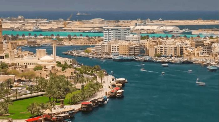 全球唯一座八星级酒店，装饰就用掉40吨黄金，专门配有*博兰**基尼接送