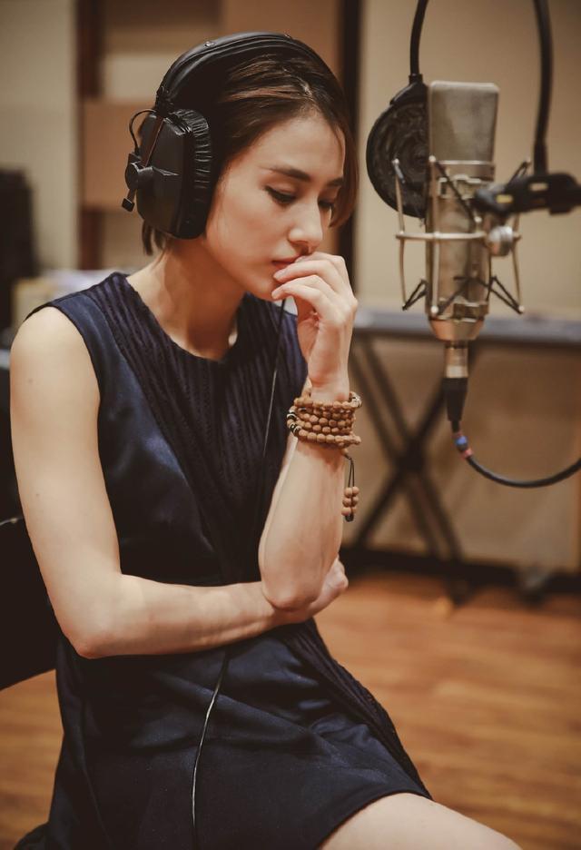 黄圣依大秀身材,黄圣依足球宝贝最火图片