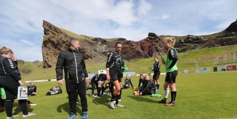 人口仅33万人的冰岛国足队如何战平阿根廷？全民足球拒绝英雄主义